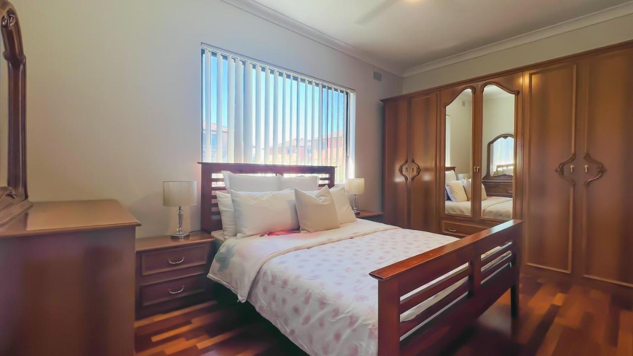 Carlton 3 Beds Unit - Free Parking Apartment Sydney Exterior photo
