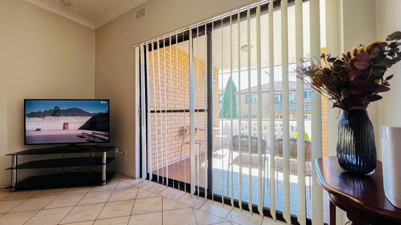 Carlton 3 Beds Unit - Free Parking Apartment Sydney Exterior photo